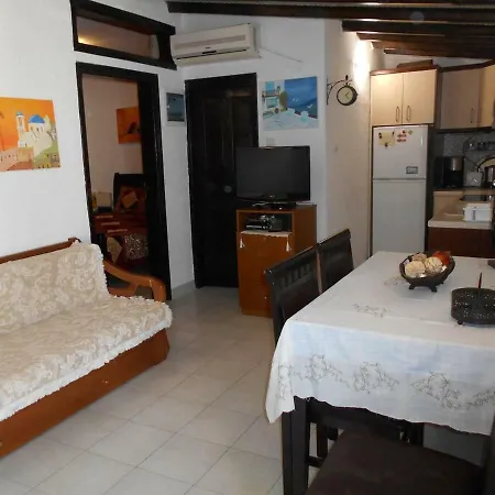 Quiet Family Apt, 10m From The Beach Psakoudia