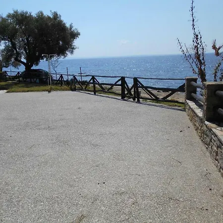 Quiet Family Apt, 10m From The Beach * Psakoudia