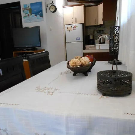 Quiet Family Apt, 10m From The Beach Apartment Psakoudia