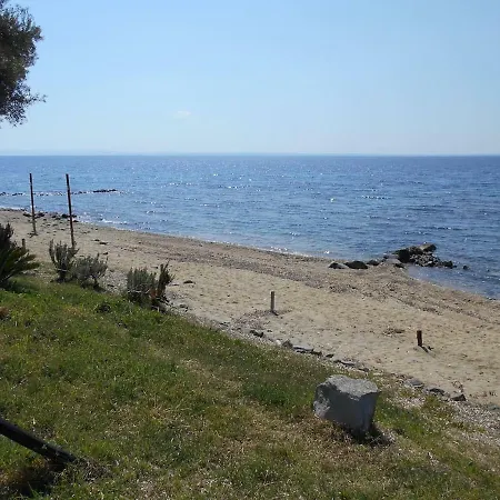 Quiet Family Apt, 10m From The Beach * Psakoudia