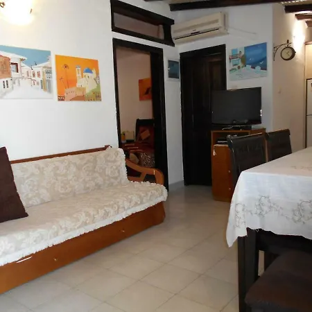 Quiet Family Apt, 10m From The Beach Apartment