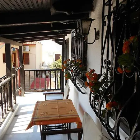 Quiet Family Apt, 10m From The Beach * Psakoudia