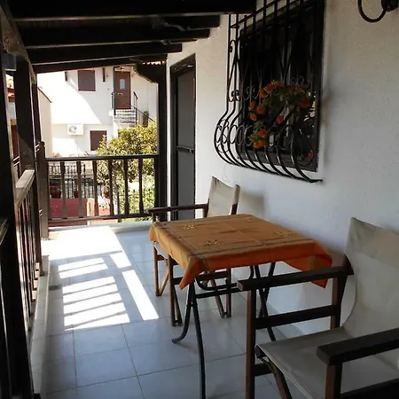 Quiet Family Apt, 10m From The Beach * Psakoudia