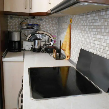Quiet Family Apt, 10m From The Beach Apartment Psakoudia